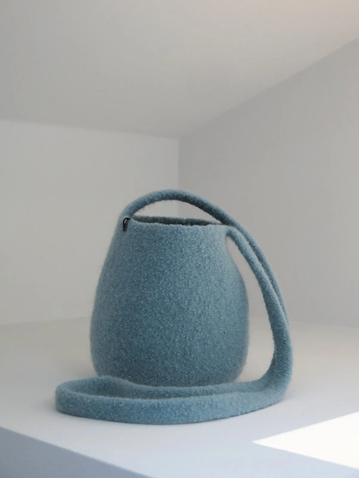 cecilie telle セシリエ　Ballbag Cecilie Telle: Women's Ball Bag (Rasberry) | Dover Street Market